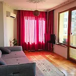 Business Park Retreat: 1Br With Mountain View