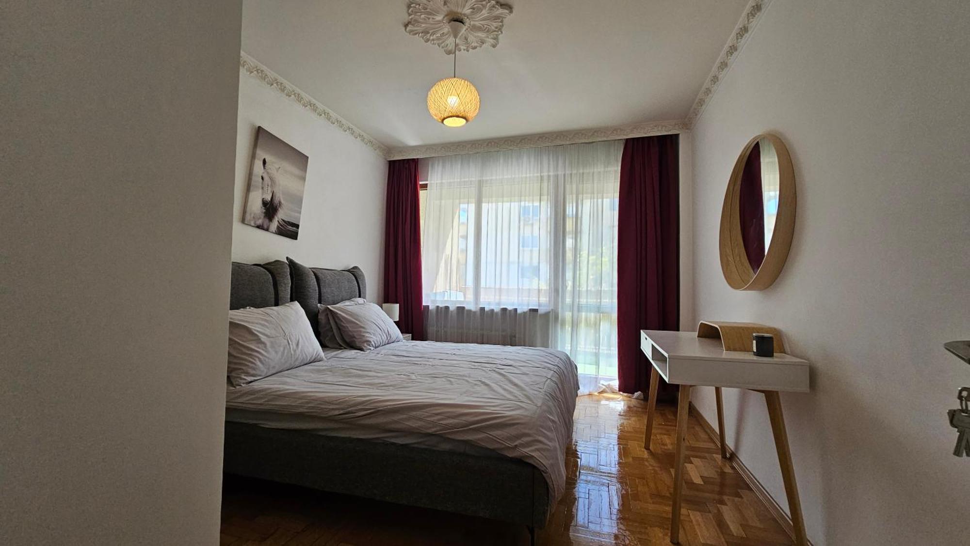 Business Park Retreat: 1br With Mountain View *