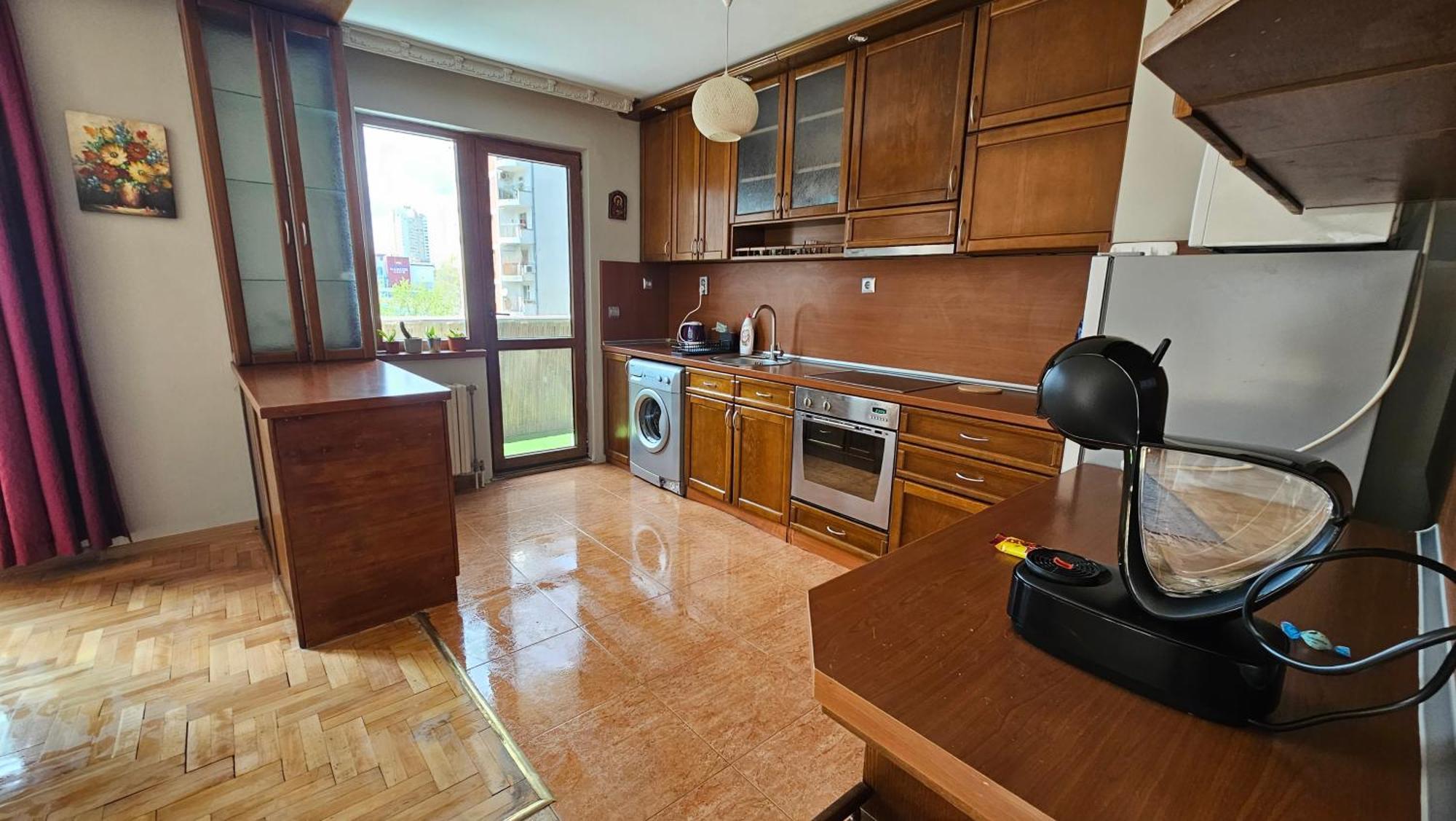 Business Park Retreat: 1br With Mountain View Sofia
