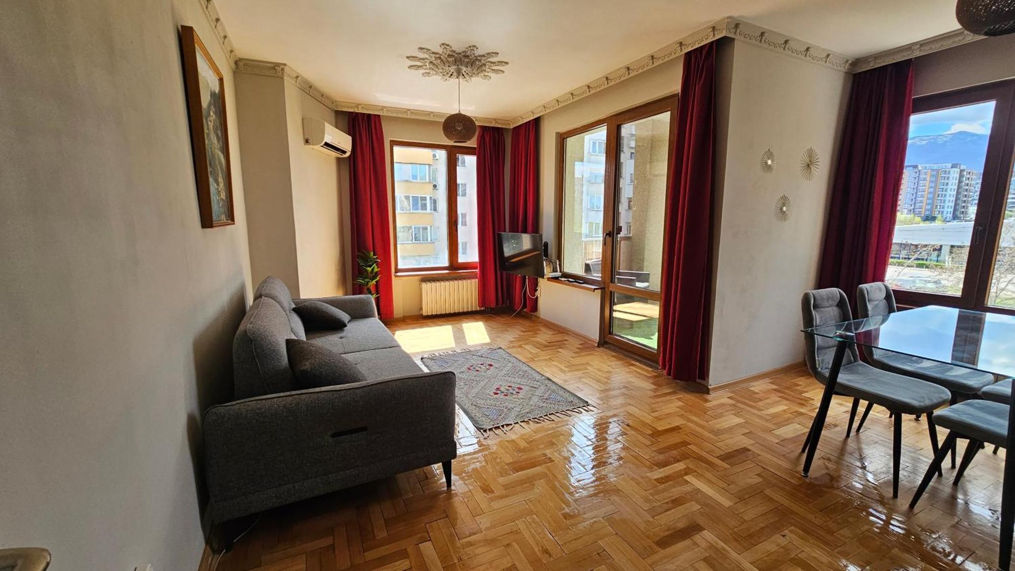 Appartamento Business Park Retreat: 1br With Mountain View Sofia